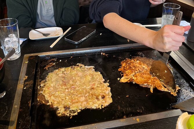 Okonomiyaki Cooking,Japanese Sake Free Flowing Experience About Okonomiyaki Cooking Experience