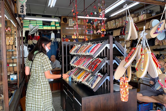 Small Group Hour History Walking Tour in Tokyo&#s Shinagawa Tour Details