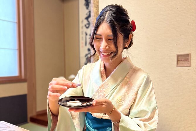 Tokyo : Genuine Tea Ceremony, Kimono Dressing, and Photography Kimono Dressing Process