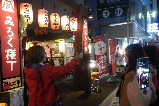 Bar Hopping With Local Food With a Guide Bar Hopping Locations