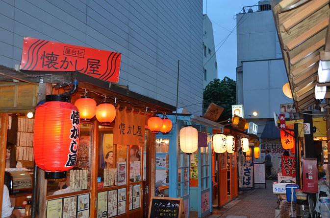Bar Hopping With Local Food With a Guide - Participant Requirements and Group Size