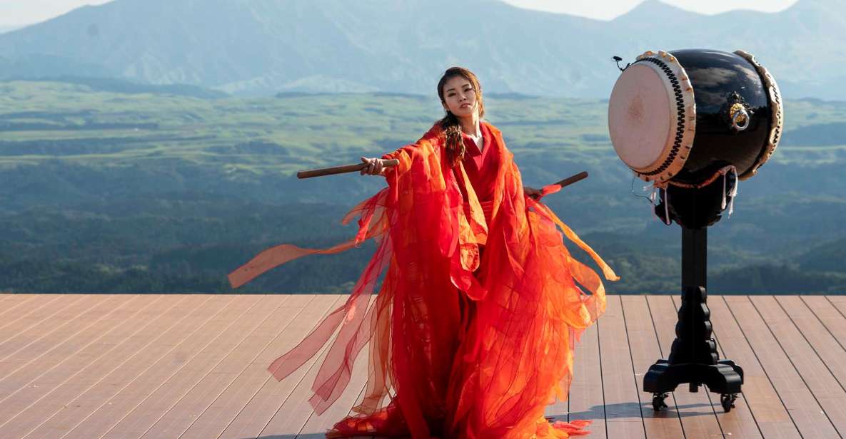 開放劇場「Tao-no-Oka」でのドラムTAOのライブパフォーマンス - Experience Highlights