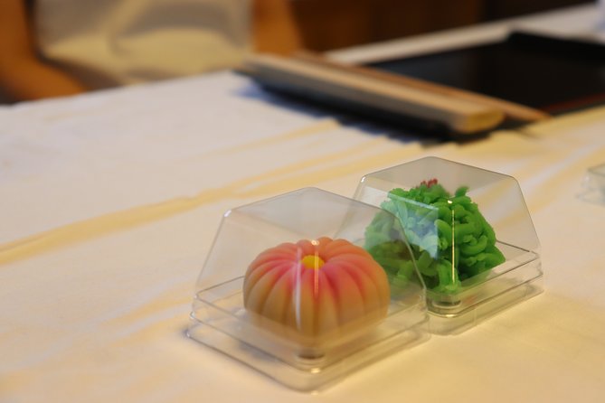 Experience of Making Sweets Taught by Professionals Local Tour & Guide - Reviews and Ratings