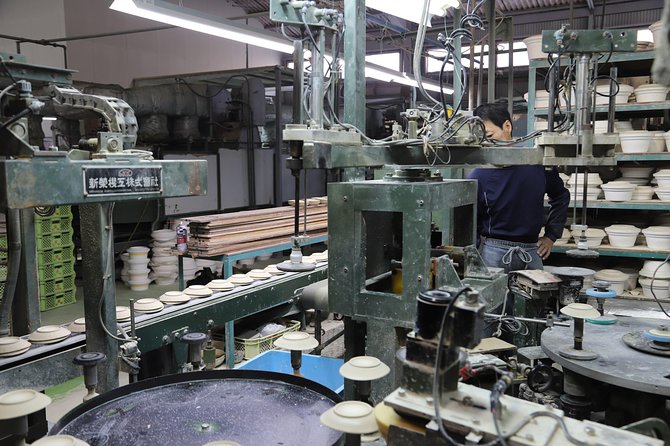 Hasami Ware 2-Day Tour With Special Guide 400 Years History and Modern Daily Use Pottery - Exploring Traditional Hasami Ware Techniques