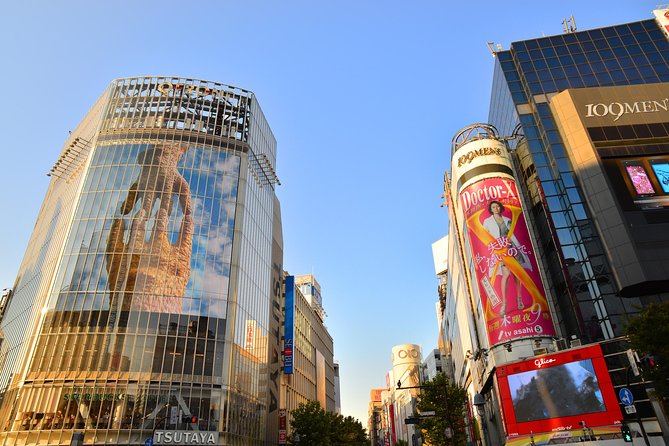 Tokyo Downtown Photoshoot & Learn - Capturing the Essence of Tokyo Streets