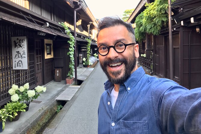 Experience Takayama Old Town 30 Minutes Walk - Taking in Traditional Culture and Cuisine