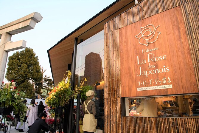 Exploring Everyday Life in Downtown Tokyo Walking With Shiba-Inu - Exploring Traditional Japanese Cuisine