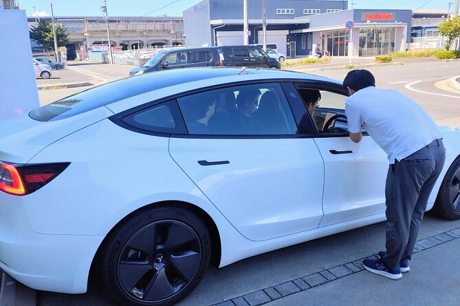 Go Anywhere With a Tesla Rental Car (Free Plan) - Features and Technology