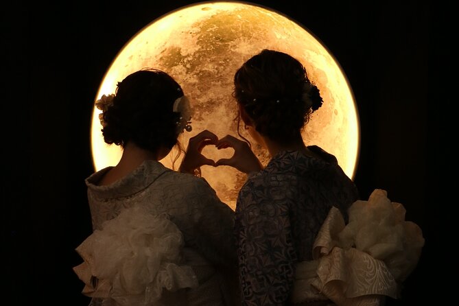 Moon Plan Selfie Photoshoot Experience in Kanazawa - Capture the Moment