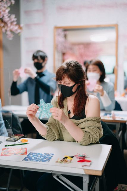 Tokyo: Origami Workshop With a Local Including One Drink - Workshop Description
