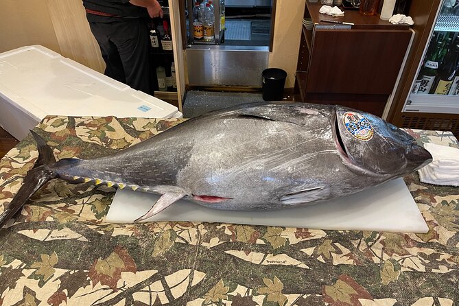 Tuna Cutting Show in Tokyo & Unlimited Sushi & Sake - Savor the Finest Selection of Sake