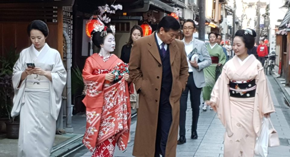 Kyoto: Gion Night Walking Tour - Selecting Participants and Date