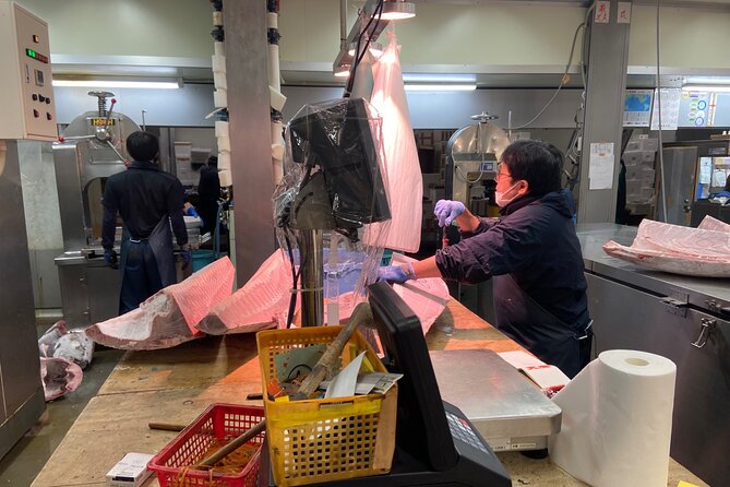 Unique Toyosu Fish Market Tour and Sushi Making Experience - Personal Shopping Opportunity