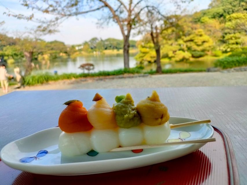 'Feel Yokohama!'Private Tour in English - Meeting Point and Guide