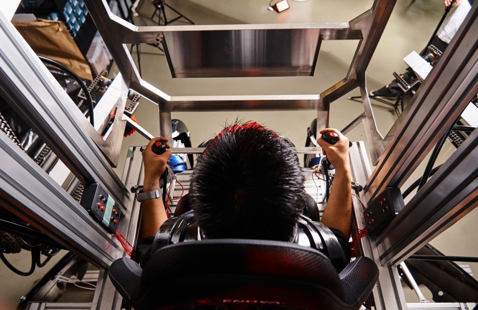 Tokyo : Robot Pilot Attraction and VR Shooting Facility. - Tips for an Unforgettable Experience