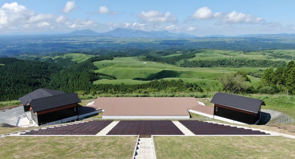 開放劇場「Tao-no-Oka」でのドラムTAOのライブパフォーマンス - Additional Details