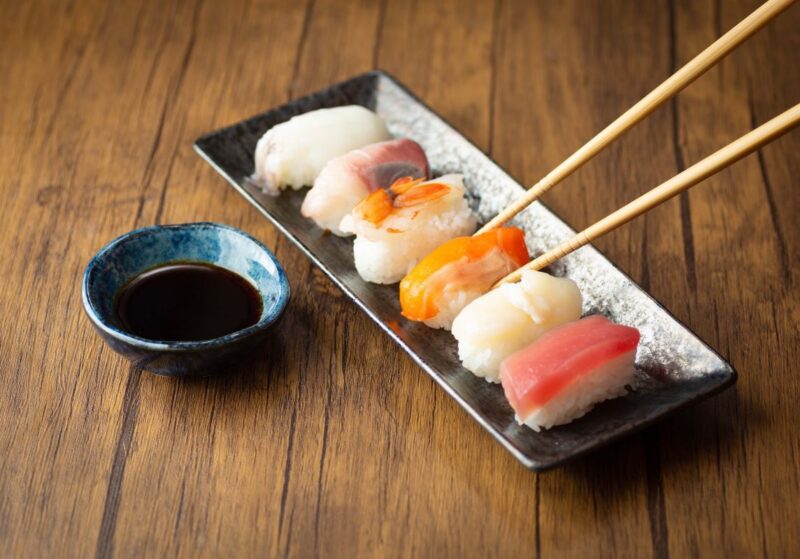 Nigiri sushi on a plate ()