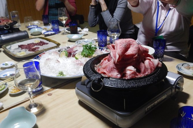 Bar Hopping With Local Food With a Guide - Quick Takeaways