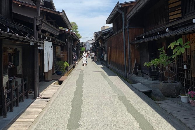 Takayama Old Town Walking Tour With Local Guide