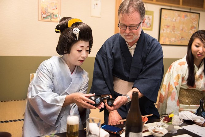 Authentic Geisha Performance and Entertainment Including a Kaiseki Course Dinner - Group Size and Options