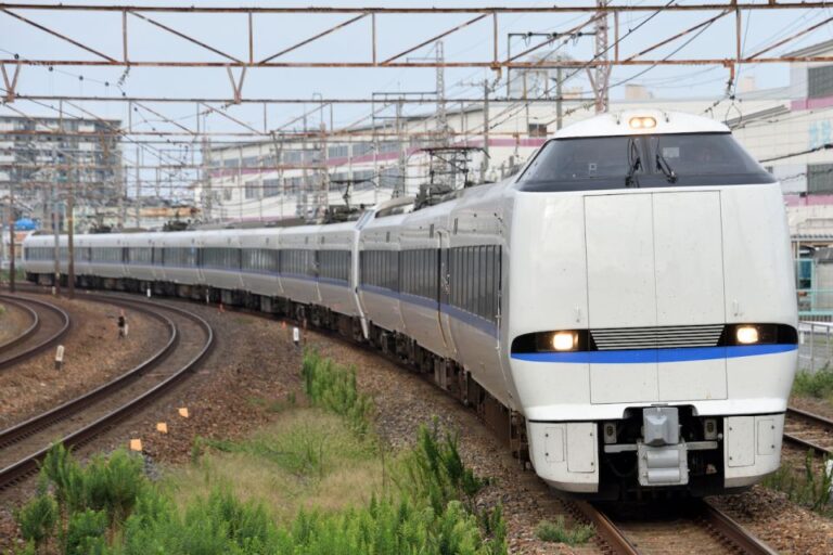 From Kanazawa : One Way Thunderbird Train Ticket to Osaka Quick Takeaways