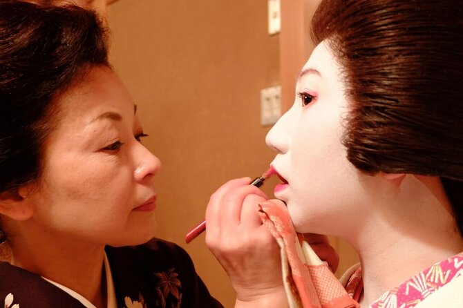 Fukagawa, Tokyo: Meet Geisha as They Prepare for Work Quick Takeaways