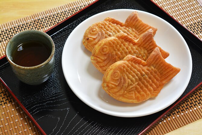 Making Two Kinds of Japanese Sweets at Sapporo! - Quick Takeaways