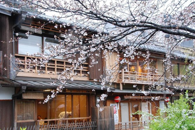 Shared Arrival Transfer: Osaka Itami Airport to Kyoto City Quick Takeaways