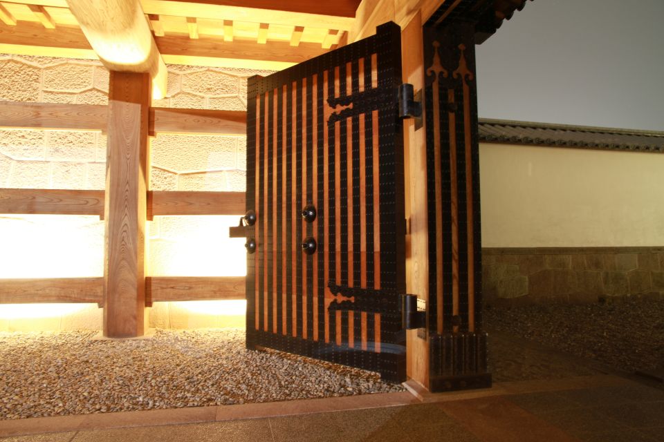 Kanazawa: Full-Day Private Guided Tour - Kenrokuen Garden Experience