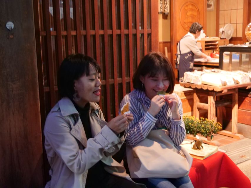 Yanaka District: Historical Walking Tour in Tokyo's Old Town - Local Markets and Shops in Yanaka