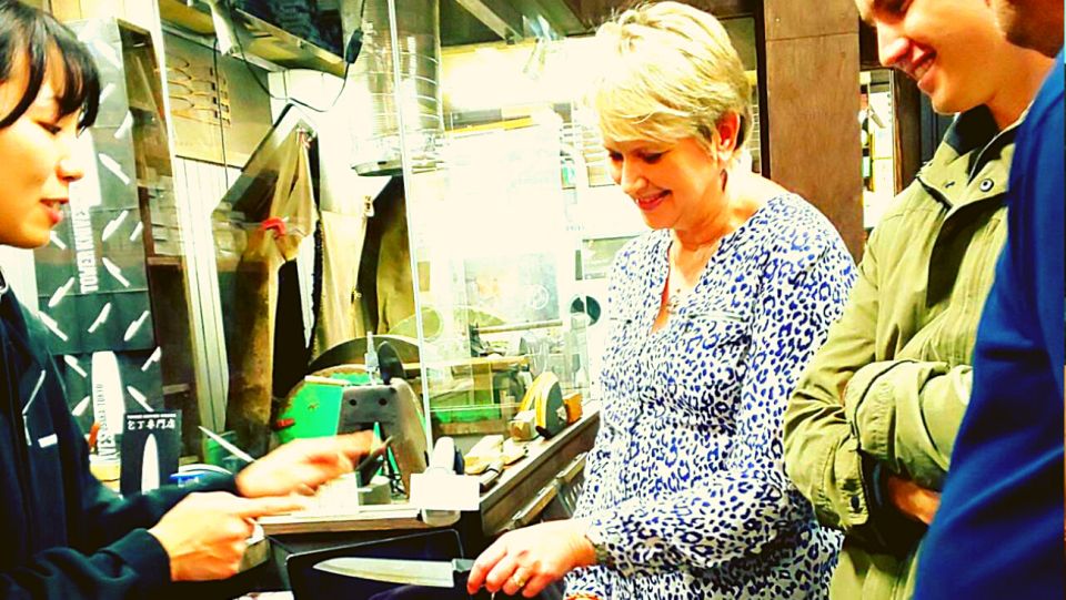 Osaka: Shinsekai Food Tour With 13 Dishes at 5 Eateries - Popular Local Stalls and Establishments