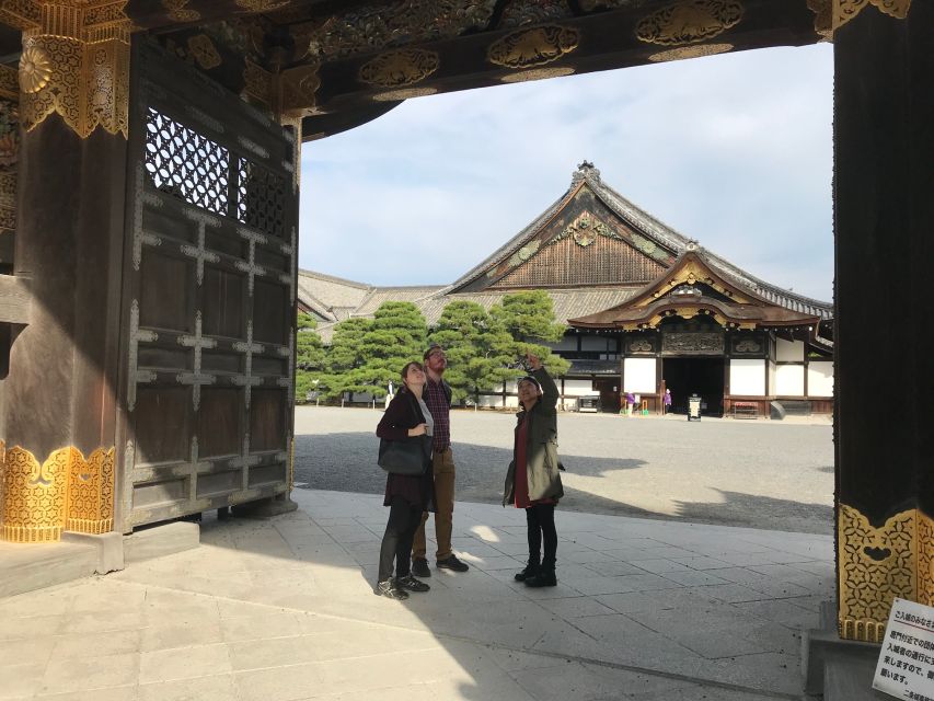 Kyoto: Private Walking Tour With Kiyomizu Temple & Gion - Discovering the Charming Gion Neighborhood