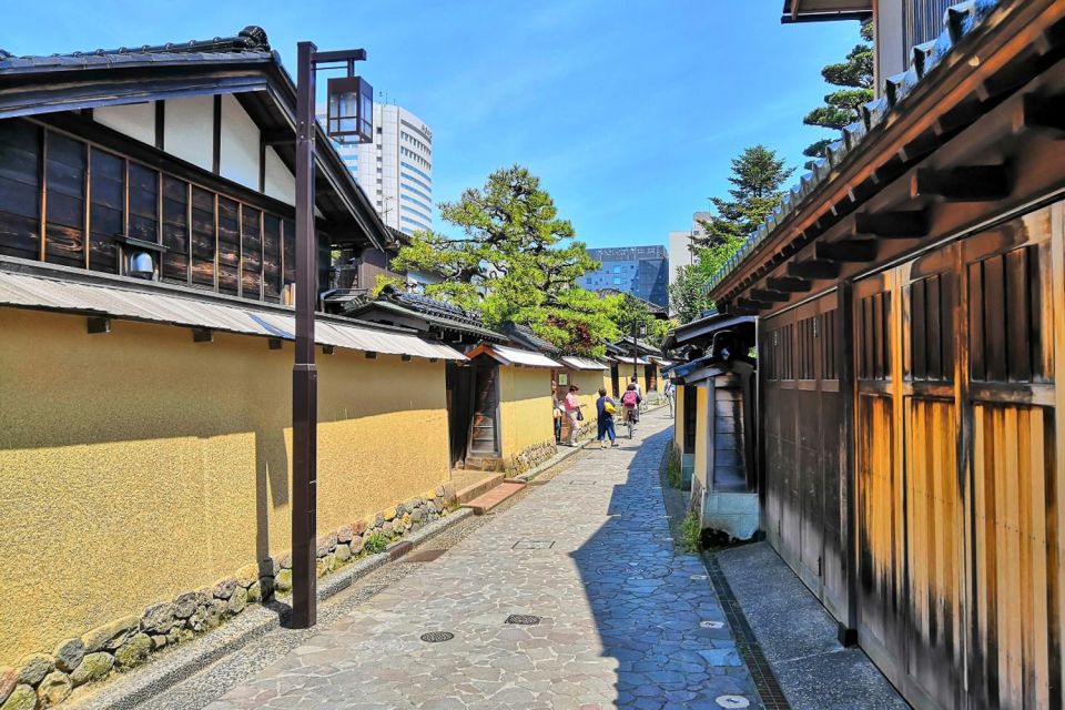 Kanazawa: Private Tour With Local Guide - Booking Details and Options