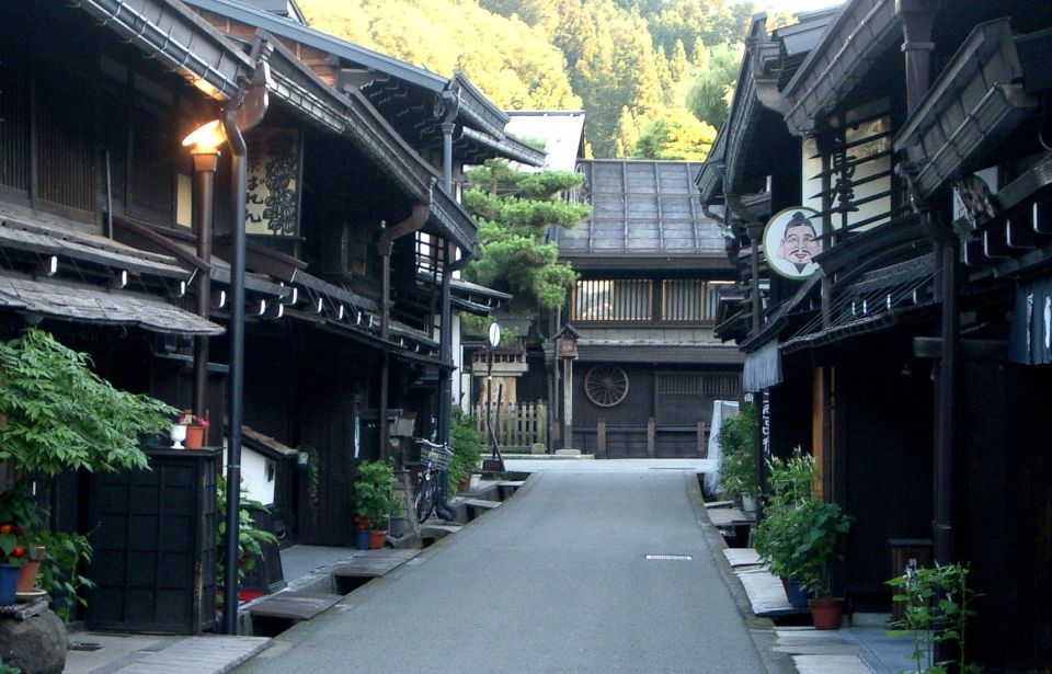 Takayama: Private Walking Tour With a Local Guide - Booking and Duration