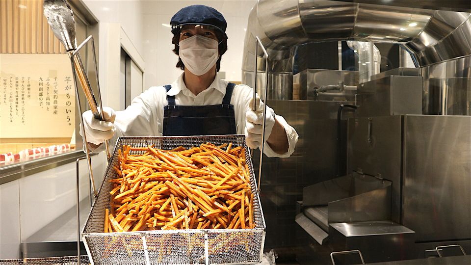 Tokyo Food Tour: The Past, Present and Future 11 Tastings - Tokyo Station: Gift-Giving Culture