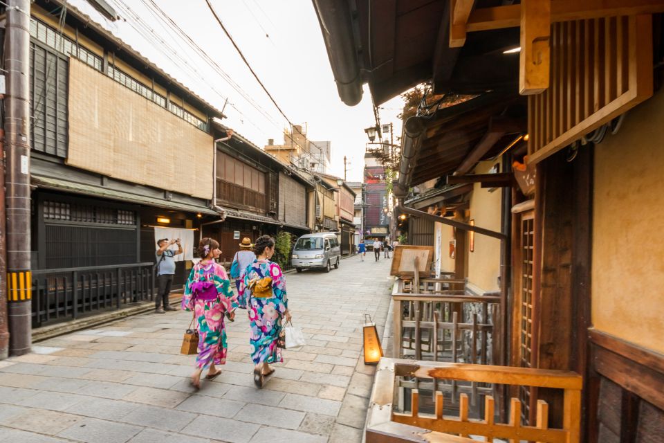 Night Walk in Gion: Kyoto's Geisha District - Activity Details